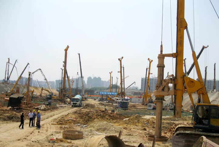 proyek bore pile kereta api