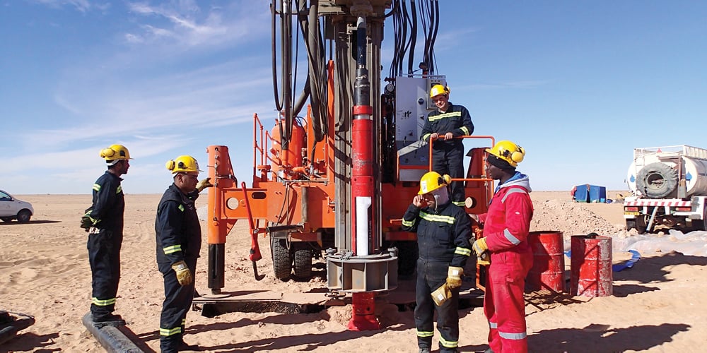 3. Perbedaan DTH Drilling dan TOP Hammer Drilling